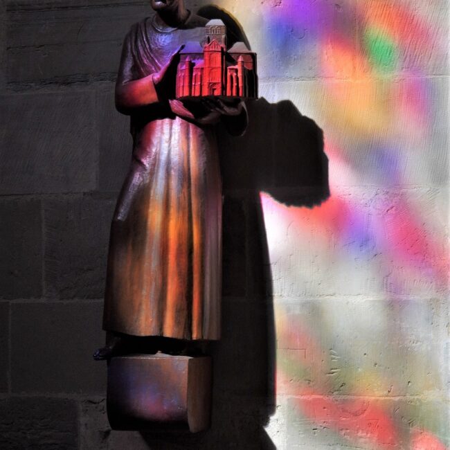 Statue Liebfrauenkirche Trier von Norbert Siebrecht