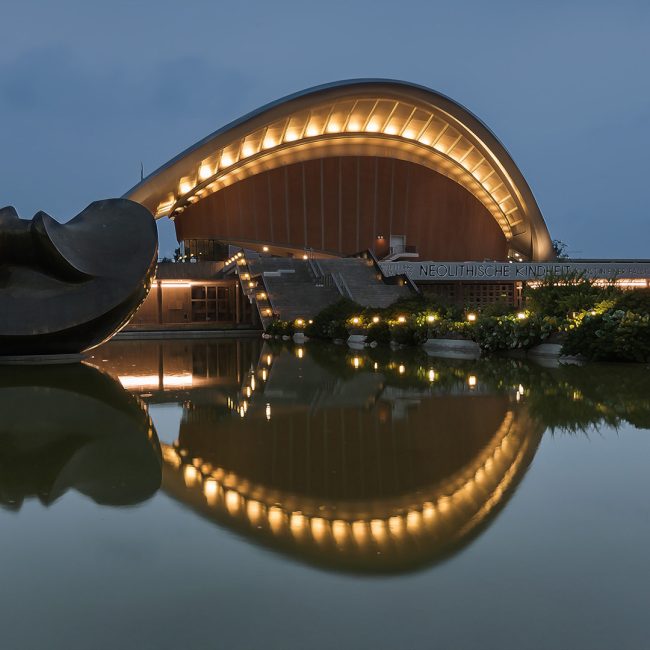 Schwangere Auster, Berlin von Reiner Roczek