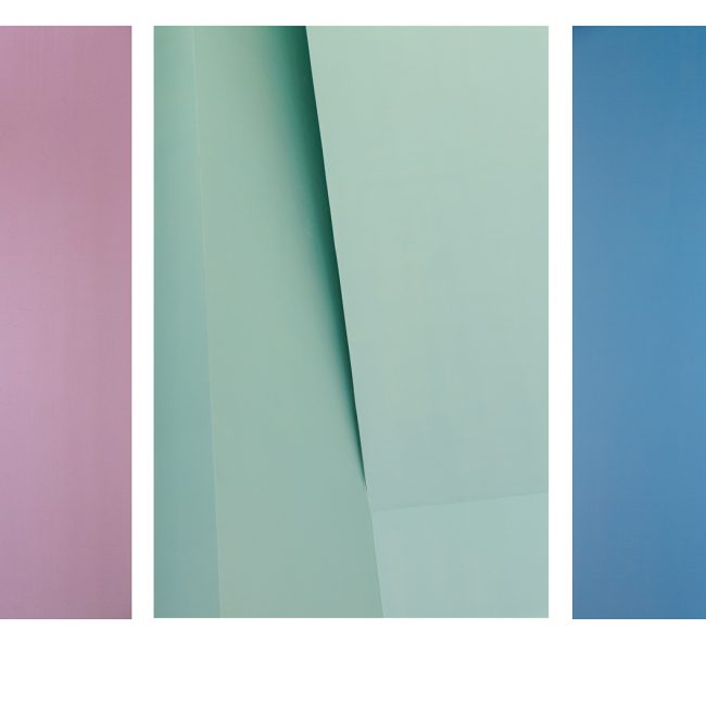 Drei Farben Abstrakt von Doris Storck